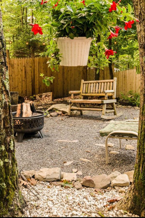 Pocono Cabin With Private Pool At Shawnee Mtn إيست سترودسبورغ المظهر الخارجي الصورة